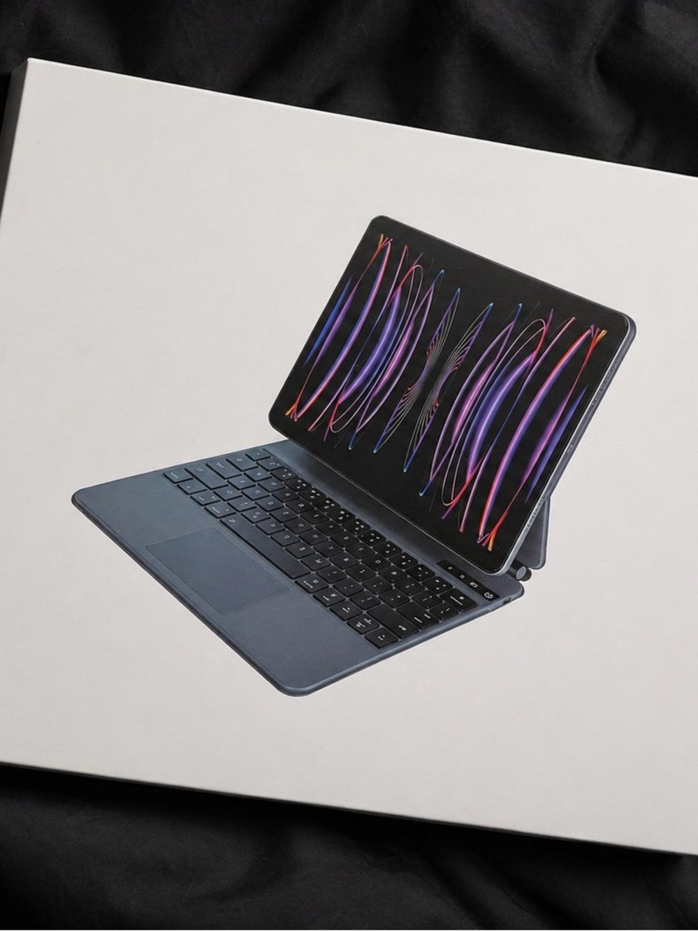 13” in magnetic keyboard tablet case
